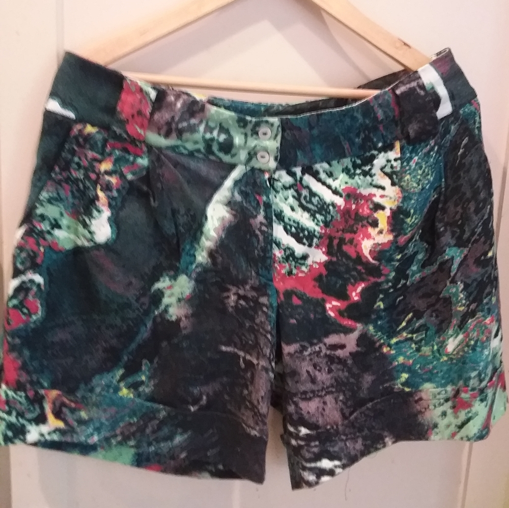 Nubia Cotton Abstract printed shorts